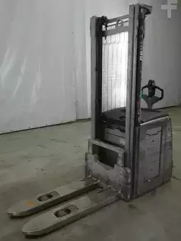Pallet Stackers 2020  Still EXV20/LIION (1)