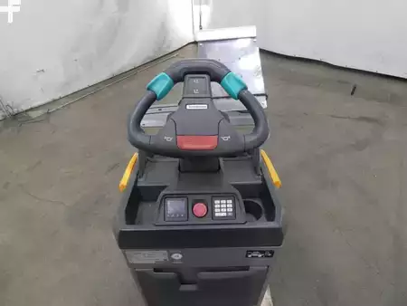 Rebocador 2020  Jungheinrich EZS130/LIION (3)