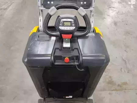 Tractor de arrastre 2021  Still LTX50 (3)