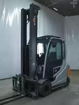 Chariots électriques à 4 roues 2020  Still RX60-35L (1)