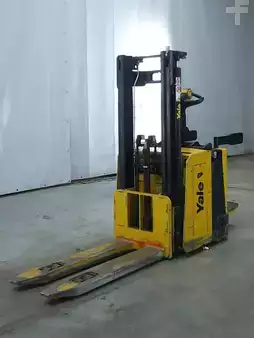 Ruční vysokozdvižný vozík 2011  Yale MS15X (1)