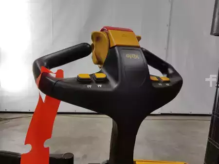 Ruční vysokozdvižný vozík 2011  Yale MS15X (3)