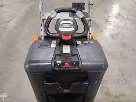 Tractor de arrastre 2019  Still LTX50 (3)