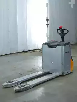 Transpaleta eléctrica 2022  Still ECU30/1450MM (1)