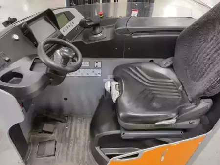 Retráctil 2020  Still FM-X17 (3)