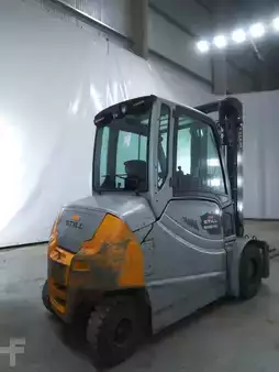 Elektromos 4 kerekű 2021  Still RX60-45 (2)