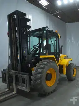 Chariots élévateurs diesel 2020  JCB ROUGHTERRAINTRUCK (1)