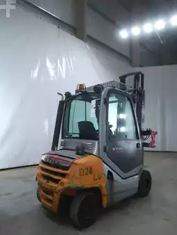 Empilhador diesel 2018  Still RX70-25 (2)