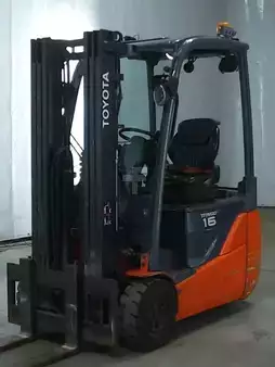 3-wiel elektrische heftrucks 2011  Toyota 8FBEKT16 (1)