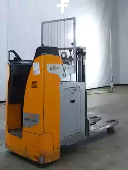 Stacker pedestre 2021  Still SXD20 (2)