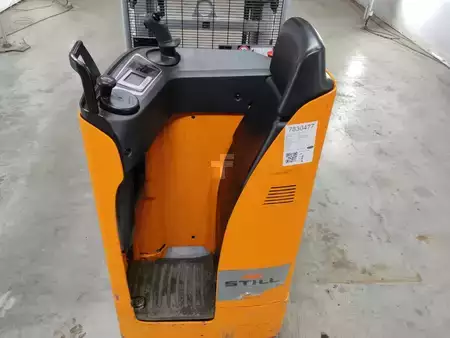 Stacker pedestre 2021  Still SXD20 (3)
