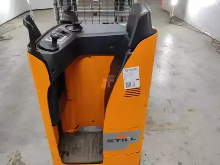 Stacker pedestre 2021  Still SXD20 (3)
