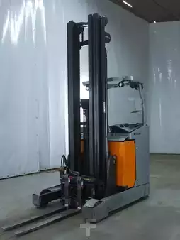 Reach Truck 2022  Still FM-X17 (1)