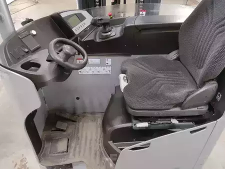 Reach Truck 2022  Still FM-X17 (3)
