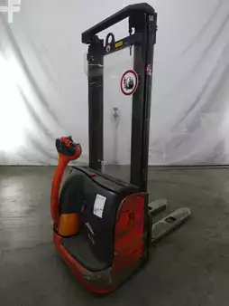Ruční vysokozdvižný vozík 2005  Linde L12 (2)