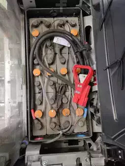 Stacker pedestre 2022  Still EXV16 (4)