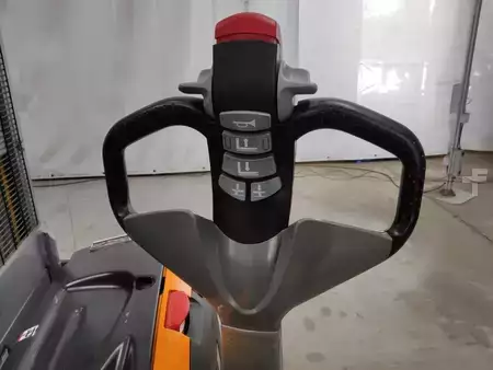Stacker pedestre 2019  Still EXV12I (3)