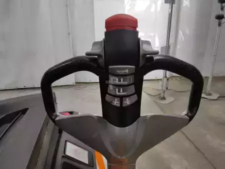 Stacker pedestre 2018  Still EXV16I (3)
