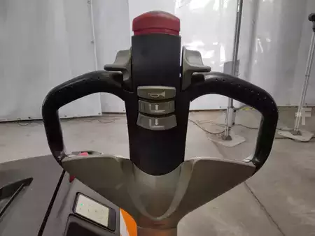 Stacker pedestre 2018  Still EXV16 (3)