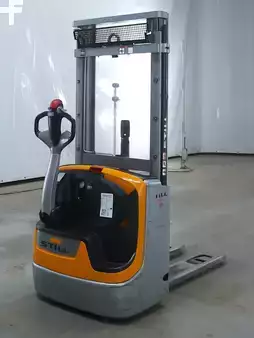 Stacker pedestre 2019  Still EXV12 (2)