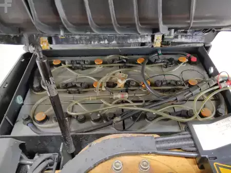 Carrelli elettrici 3 ruote 2021  Still RX50-16 (4)