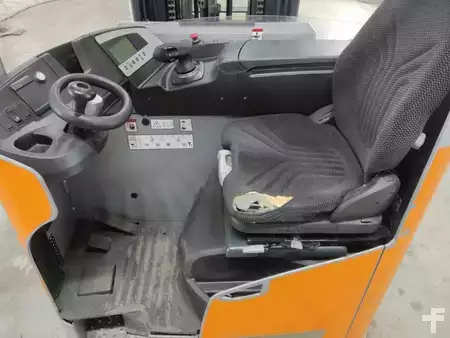 Reach Trucks 2019  Still FM-X25 (3)