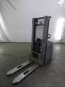 Pallet Stackers 2020  Still EXV16/LIION (1)