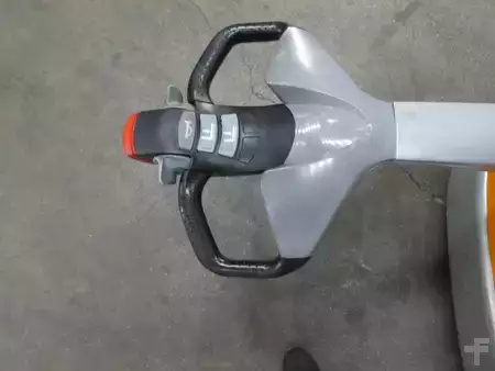 Stacker pedestre 2019  Still EXV10 (3)