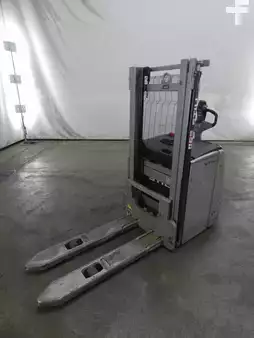 Pallet Stackers 2021  Still EXV16 (1)