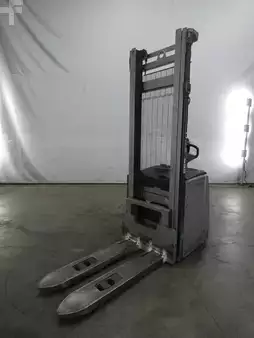 Pallet Stackers 2021  Still EXV20 (1)