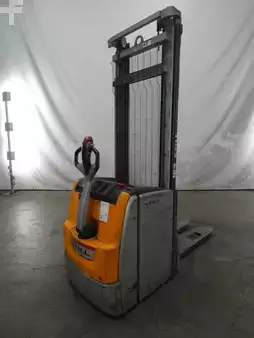 Pallet Stackers 2021  Still EXV20 (2)