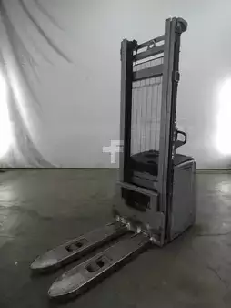 Pallet Stackers 2021  Still EXV20 (1)