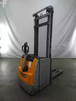 Pallet Stackers 2021  Still EXV20 (2)