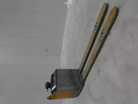 Nízkozdvižný vozík 2019  Still EXU-S24/2400MM (1)
