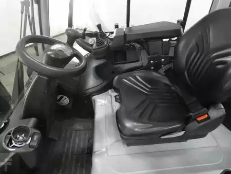 Carrelli elettrici 4 ruote 2020  Still RX60-40 (3)