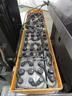 Reach Truck 2021  Still FM-X10 (4)
