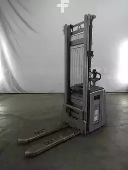 Pallet Stackers 2021  Still EXV16 (1)