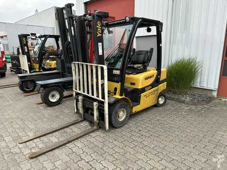 Diesel truck 2013  Yale GDP20LX (1)