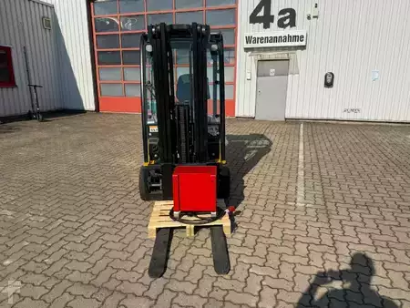 Eléctrica de 3 ruedas 2019  Yale ERP20VTLWB (2)