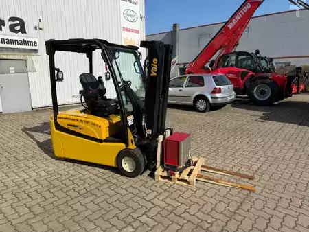 Eléctrica de 3 ruedas 2021  Yale ERP20VTLWB (3)