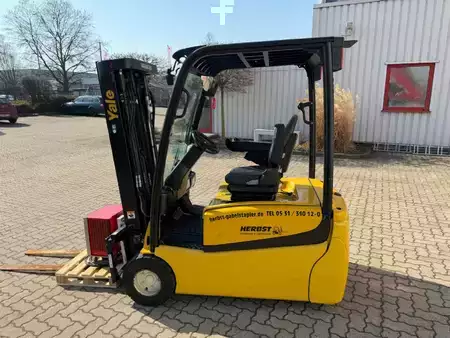 Eléctrica de 3 ruedas 2021  Yale ERP20VTLWB (5)