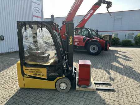 3-wiel elektrische heftrucks 2021  Yale ERP15VC (3)