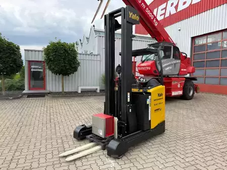 Retráctil 2022  Yale MR25 (1)