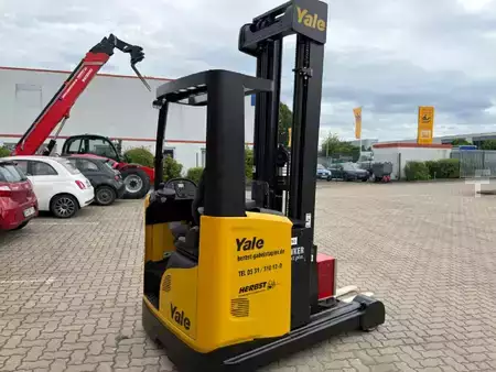 Retráctil 2022  Yale MR25 (4)