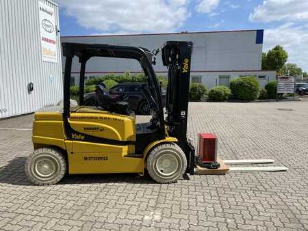 Electric - 4 wheels 2023  Yale ERP50VM (3) 