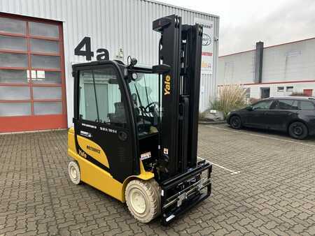 Elektryczne 4-kołowe 2024  Yale ERP35VLLWB (3)