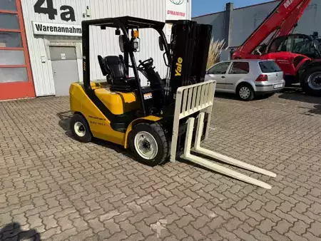 Diesel gaffeltruck 2025  Yale GDP30UX (3)
