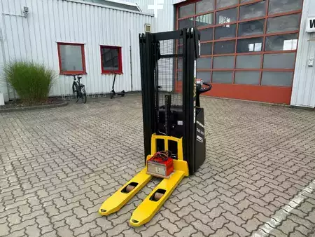 Ruční vysokozdvižný vozík 2026  Yale MS12 (1)
