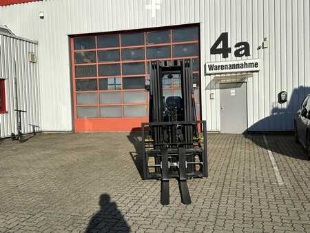 Sähkö - 4 pyör 2025  HC (Hangcha) CPD30-XEY2HA-SI (2)