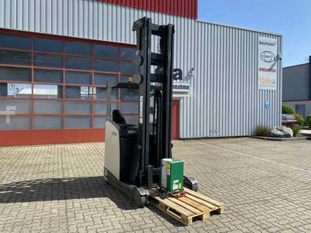 Reach Trucks 2015  Crown ESR 5240-14 OPT 2 (4) 